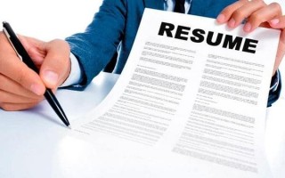 Is it a good idea to hire a resume writer?