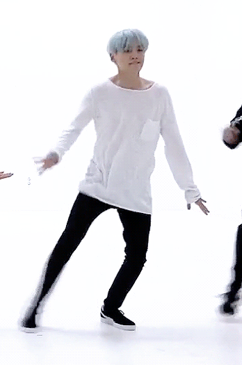 Do you think Suga has improved on his dancing skills over the years, if so how?-第4张图片