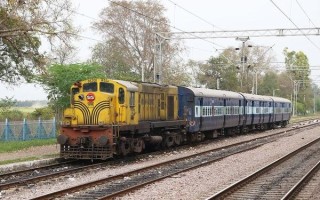 What are some amazing facts about the Indian Railways?